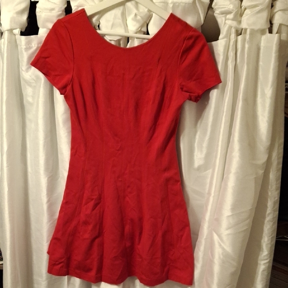 Banana Republic Dresses & Skirts - Banana Republic Vibrant Red Short Sleeve Dress 4P 🩵🩵🩵🩵